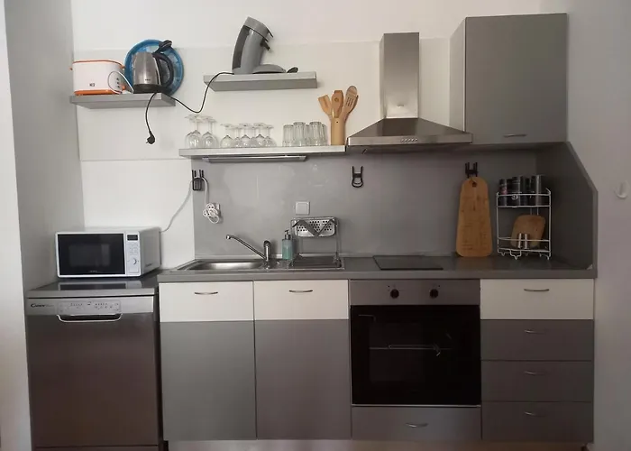 Sozopoli Hills, App B7 *